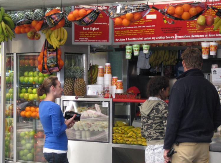 Eating a raw food diet eliminates processed foods thereby avoiding preservatives and additives. (The Epoch Times) Eating a raw food diet eliminates processed foods thereby avoiding preservatives and additives. (The Epoch Times)