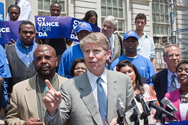 Cy Vance speaks to crowd about his plan to reduce recidivism from the steps of City Hall on Wednesday. (Cliff Jia/The Epoch Times) Cy Vance speaks to crowd about his plan to reduce recidivism from the steps of City Hall on Wednesday. (Cliff Jia/The Epoch Times)