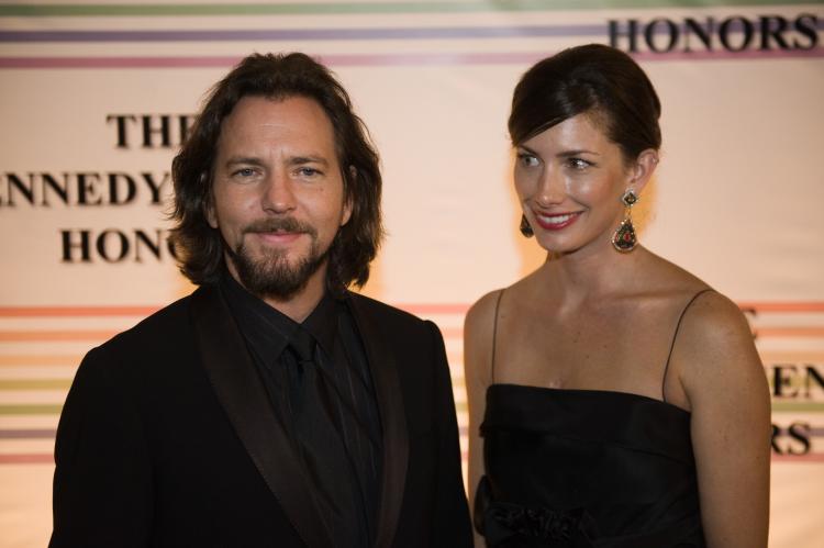 Eddie Vedder Weds Long Time Girlfriend In Hawaii