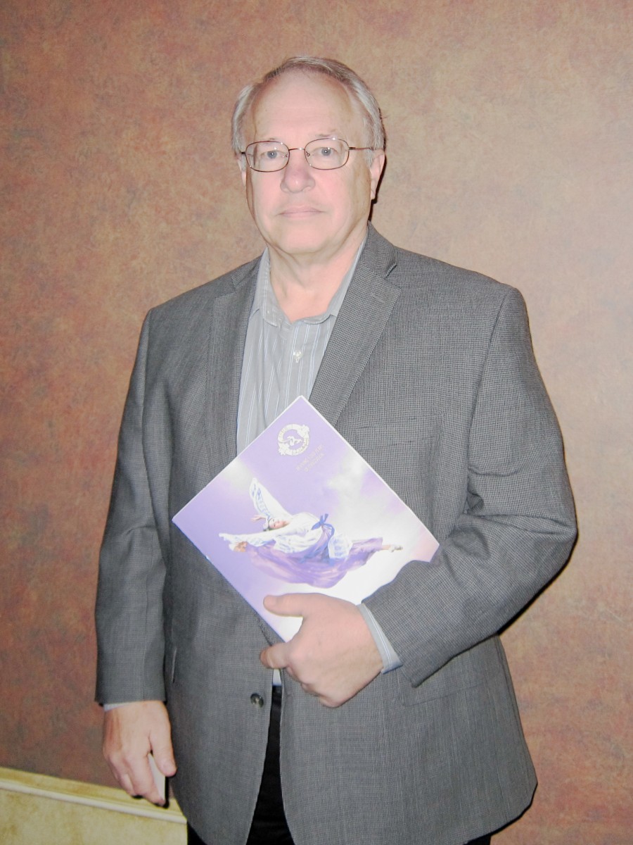 edit20130223_Minneapolis_Valerie+Avore_Richard+Kramp_Ret.CEO_EET_jpg2 Richard Kramp attended Shen Yun