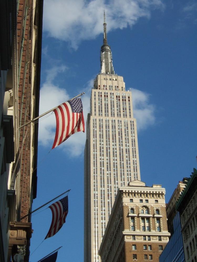 Several New York City council members are pushing for the owners of the Empire State Building to light up blue and white in two months, in the wake of a controversial decision by building owners to not honor Mother Teresa this week. (Edward Dai/The Epoch Times) Several New York City council members are pushing for the owners of the Empire State Building to light up blue and white in two months, in the wake of a controversial decision by building owners to not honor Mother Teresa this week. (Edward Dai/The Epoch Times)