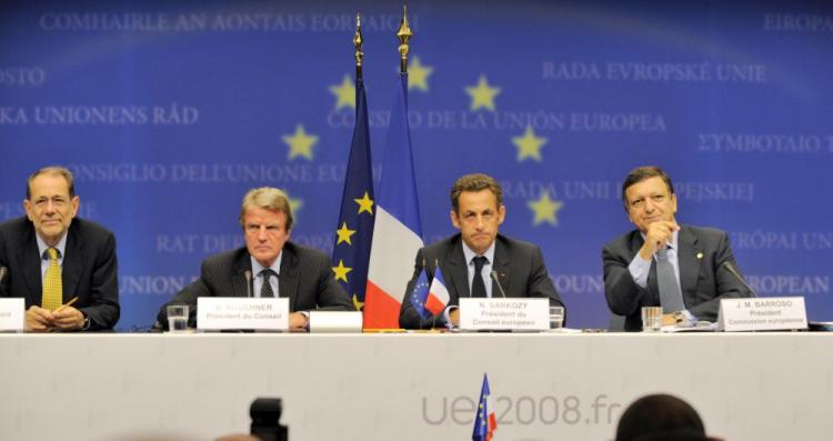 (L-R) European Union Foreign Policy Chief Javier Solana, France's Foreign Minister Bernard Kouchner, France's President Nicolas Sarkozy and European Commission President Jose Manuel Barroso at a press conference after an emergency summit of European Union (Gerard Cerles/AFP/Getty Images) (L-R) European Union Foreign Policy Chief Javier Solana, France's Foreign Minister Bernard Kouchner, France's President Nicolas Sarkozy and European Commission President Jose Manuel Barroso at a press conference after an emergency summit of European Union (Gerard Cerles/AFP/Getty Images)