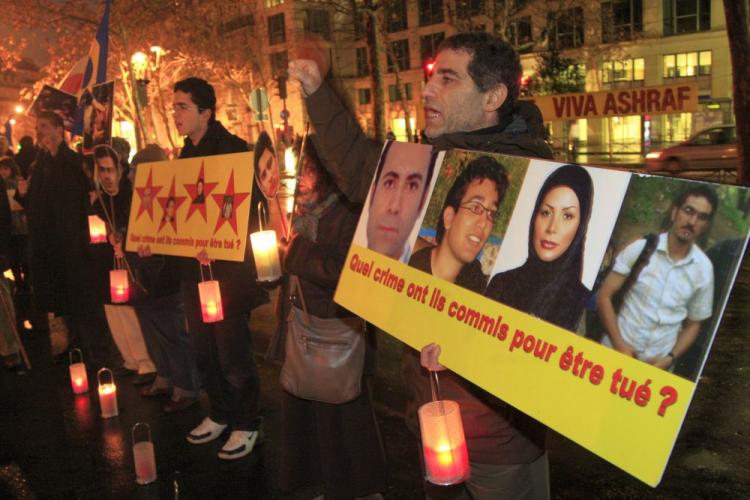 Dozens of supporters of the Iranian opposition demonstrate on December 29, 2009 in Paris. (Mehdi Fedouach/AFP/Getty Images) Dozens of supporters of the Iranian opposition demonstrate on December 29, 2009 in Paris. (Mehdi Fedouach/AFP/Getty Images)