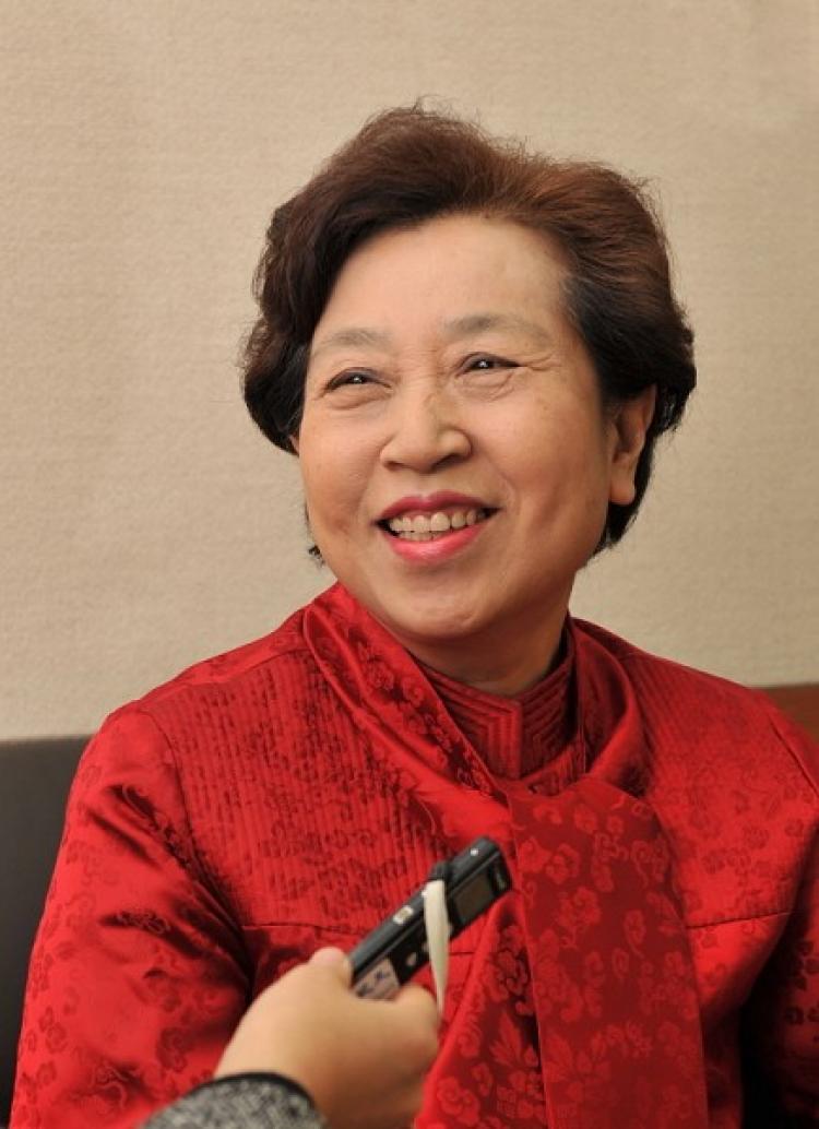 Dr. Kim, curator of a museum, is a fan of the DPA show. (Jung Ingwon/The Epoch Times)