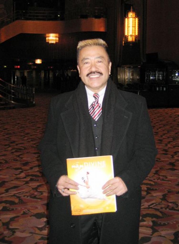 Martial arts master Bill Louie at Radio City Music Hall on January 25, the eve of the Lunar New Year. (Wei Junyu/The Epoch Times) Martial arts master Bill Louie at Radio City Music Hall on January 25, the eve of the Lunar New Year. (Wei Junyu/The Epoch Times)