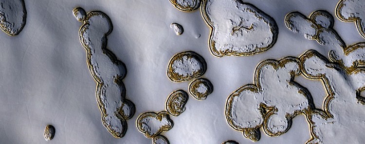 HiRISE (High Resolution Imaging Experiment) image of the south polar ice cap on Mars. (NASA/JPL/University of Arizona) HiRISE (High Resolution Imaging Experiment) image of the south polar ice cap on Mars. (NASA/JPL/University of Arizona)