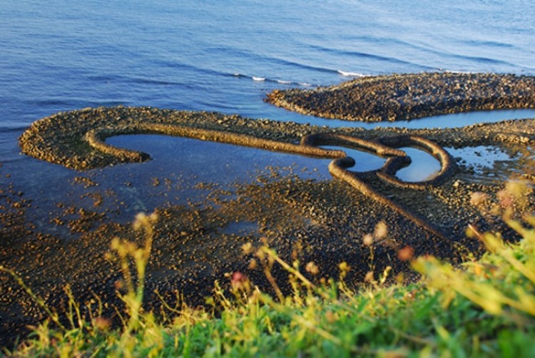 ISLAND INGENUITY: The 'Double-Heart Stacked Stones,' a fishing trap, are an example of the local fishermen's skill. (Courtesy of Taiwan Tourism) ISLAND INGENUITY: The 'Double-Heart Stacked Stones,' a fishing trap, are an example of the local fishermen's skill. (Courtesy of Taiwan Tourism)