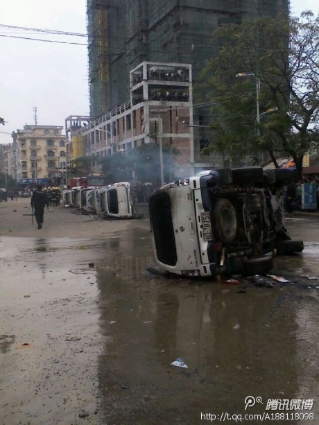 police+cars nine police cars were turned over by angry citizens