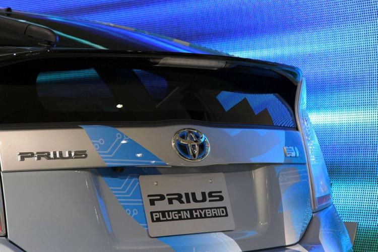 Toyota Motor Corp.'s Prius's wave of strong growth may slow due to the expiration of Japanese government subsidies. (Koichi Kamoshida/Getty Images) Toyota Motor Corp.'s Prius's wave of strong growth may slow due to the expiration of Japanese government subsidies. (Koichi Kamoshida/Getty Images)