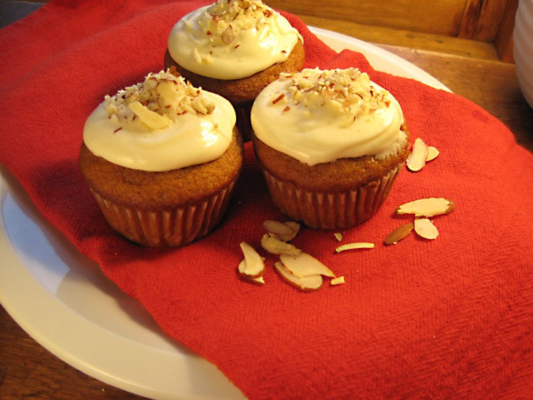 Pumpkin cupcakes with cream cheese frosting are a delicious grown-up treat. (Maureen Zebian/The Epoch Times) Pumpkin cupcakes with cream cheese frosting are a delicious grown-up treat. (Maureen Zebian/The Epoch Times)