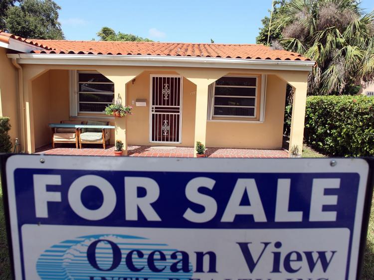 A 'For Sale' sign is seen in front of a home on October 21, 2009 in Miami, Florida. (Joe Raedle/Getty Images) A 'For Sale' sign is seen in front of a home on October 21, 2009 in Miami, Florida. (Joe Raedle/Getty Images)