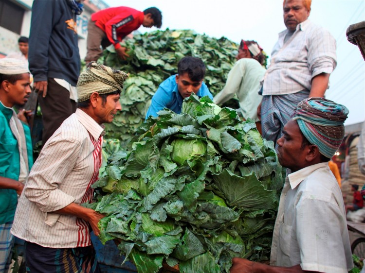 The national food policy of Bangladesh says that food is a basic human need and plays a crucial role in the agro-based economy of Bangladesh. (WFP/Chu Cancan)