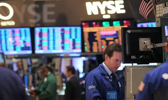 US Corporate Earnings Forecasts Weaken As Companies Review Inflation Risks
