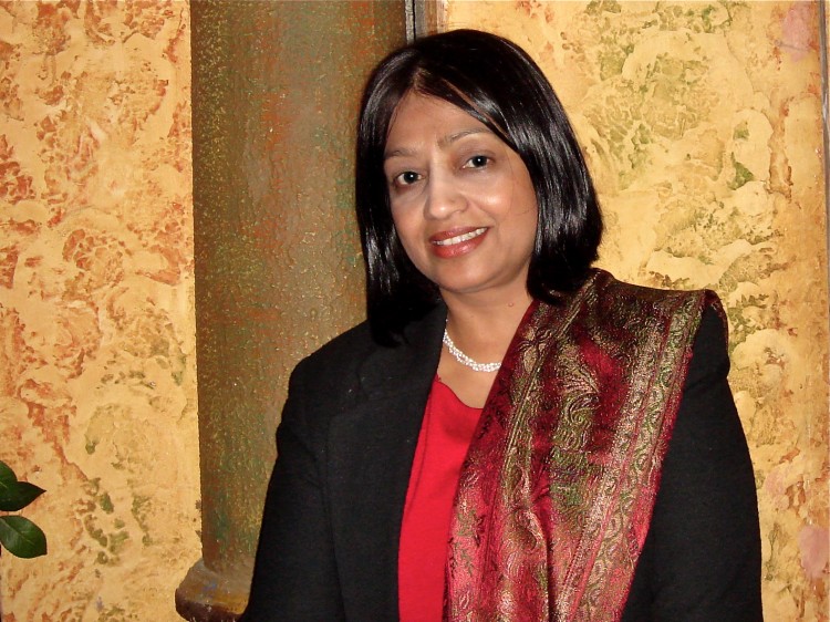 senior+lecturer+from+Macquarie+university-Redo Dr. Meena Chavan attends Shen Yun