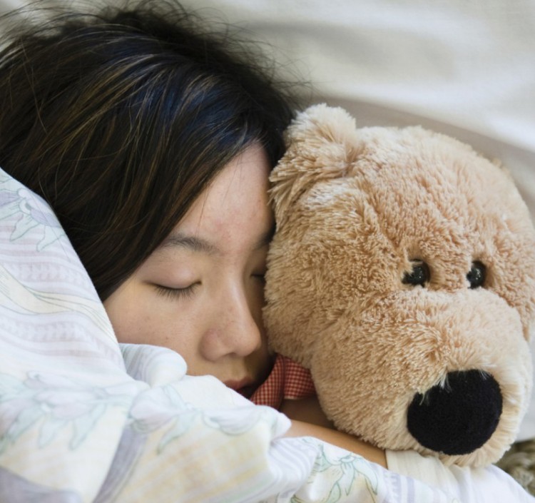 Sleep duration oscillates in a sine wave pattern, typically varying from two to 18 days. (The Epoch Times)