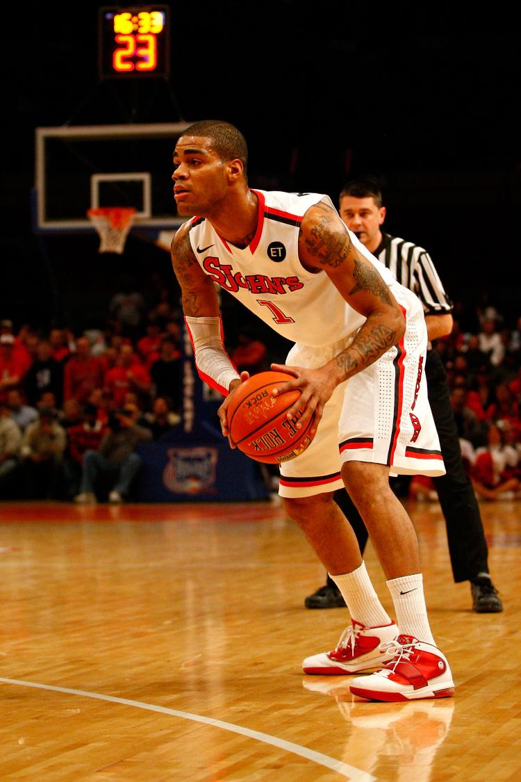 D.J. Kennedy of the St. John's Red Storm ran into Syracuse's 2-3 zone on Wednesday at Madison Square Garden. (Chris Chambers/Getty Images) D.J. Kennedy of the St. John's Red Storm ran into Syracuse's 2-3 zone on Wednesday at Madison Square Garden. (Chris Chambers/Getty Images)