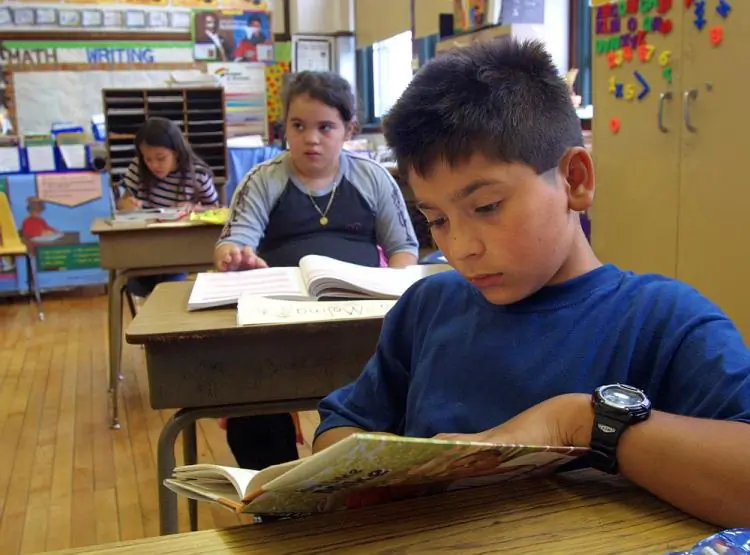 Students at a third grade class summer school in Chicago. Teachers are now being 'graded' based on their students' performance in an effort to tie teacher performance to student test scores. (Tim Boyle/Getty Images)