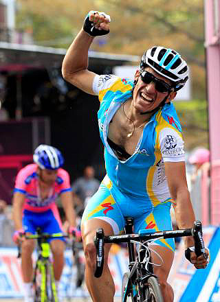 tirolongoAstanan Astana's Paolo Tiralongo bursts past Michele Scarponi to win Stage Seven of the Giro d'Italia. (Astana)