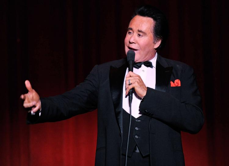 Wayne Newton Relocates Jet to Own Lawn