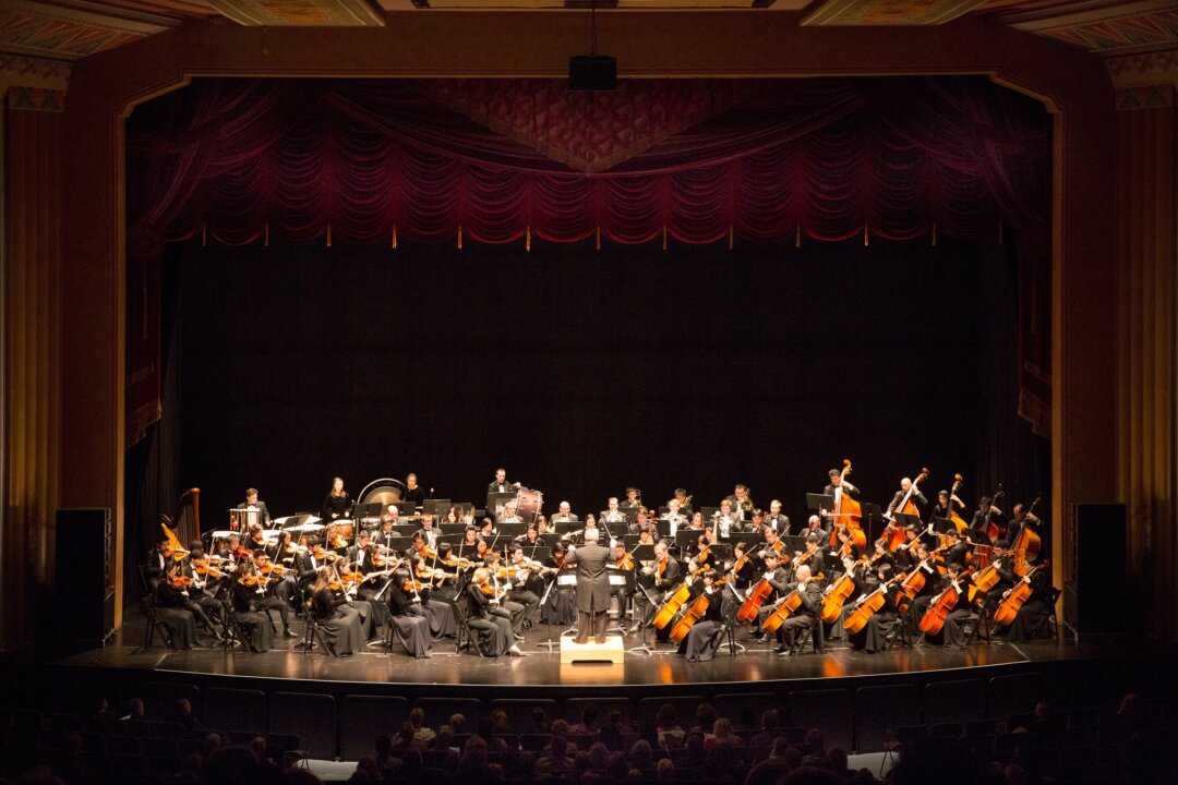 Shen Yun Symphony Orchestra’s concert at the Flynn Center For The Performing Arts on Oct. 4. (Evan Ning/Epoch Times)
