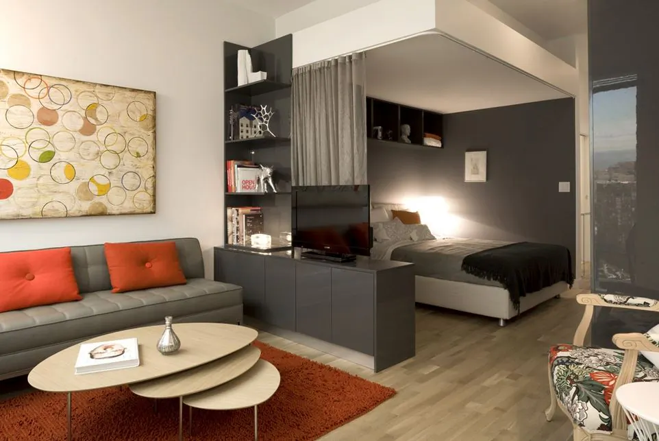 Light-coloured walls create openness in an otherwise small space. (eieihome.com)