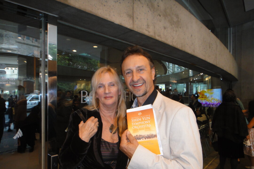 Musicians Jan Hamko and Jana at the Shen Yun Symphony Orchestra performance at the Roy Thomson Hall in Toronto on Oct. 3, 2015. (Dongyu Teng/Epoch Times)