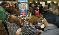 US Jobs Data Will Show Whether Pace of Hiring Remains Modest