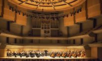 Shen Yun Symphony Orchestra Wows Toronto, Receives Two Standing Ovations