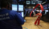 Chinese Stocks Hit After US Delisting Notice