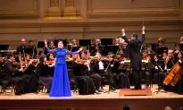Violist Deeply Moved by Emotion of Shen Yun Symphony Orchestra