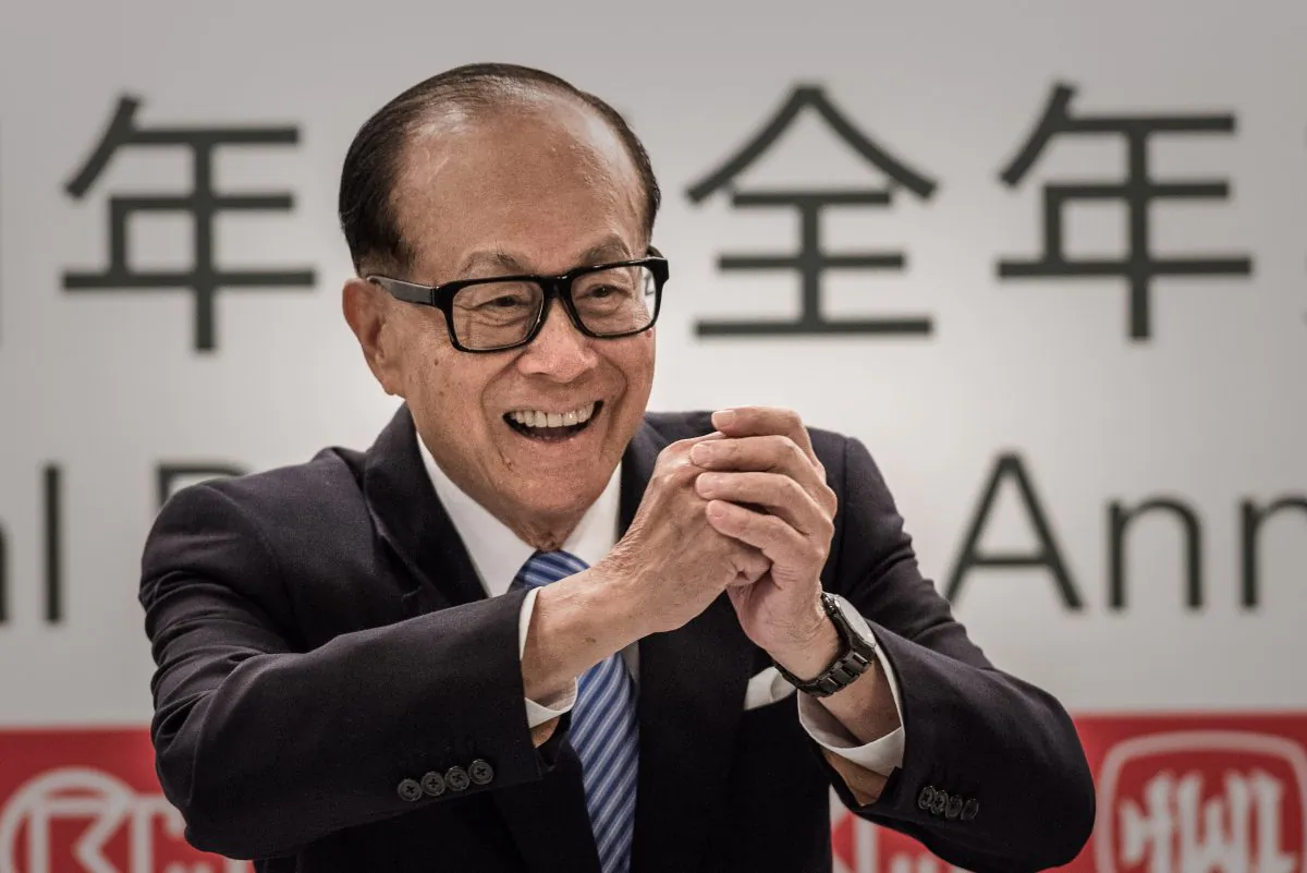 Hong Kong tycoon Li Ka-shing at a press conference in Hong Kong on Feb. 26, 2015. (Philippe Lopez/AFP/Getty Images)