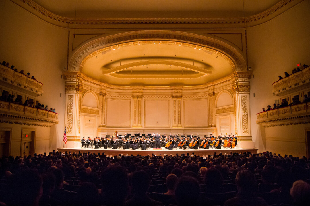 Shen Yun Symphony Orchestra’s concert at New York's Carnegie Hall on Saturday, Oct. 10, 2015. (Larry Dye/Epoch Times)