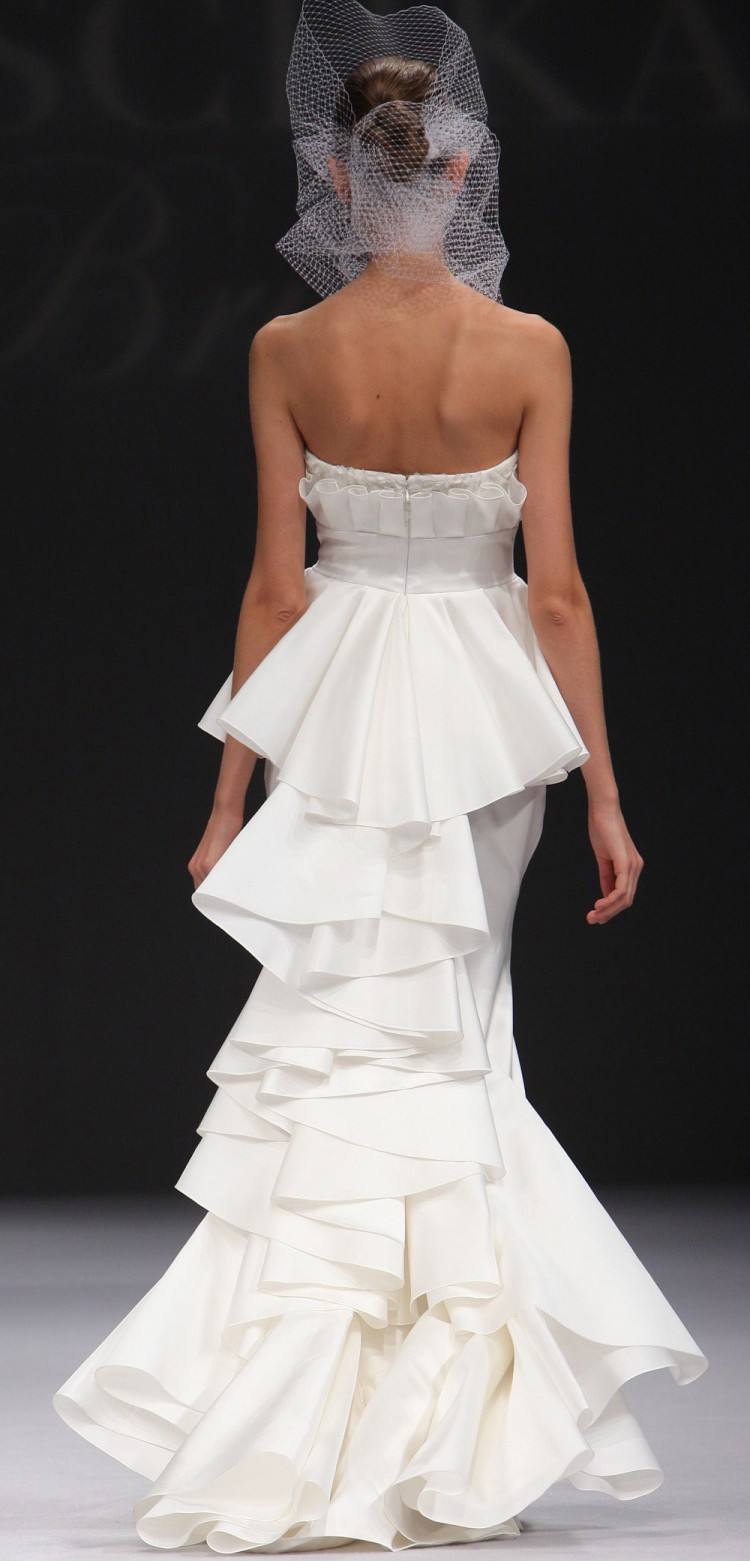Badgley Mischka Spring 2012 Bridal Wear (JP Yim/Getty Images) Badgley Mischka Spring 2012 Bridal Wear (JP Yim/Getty Images)