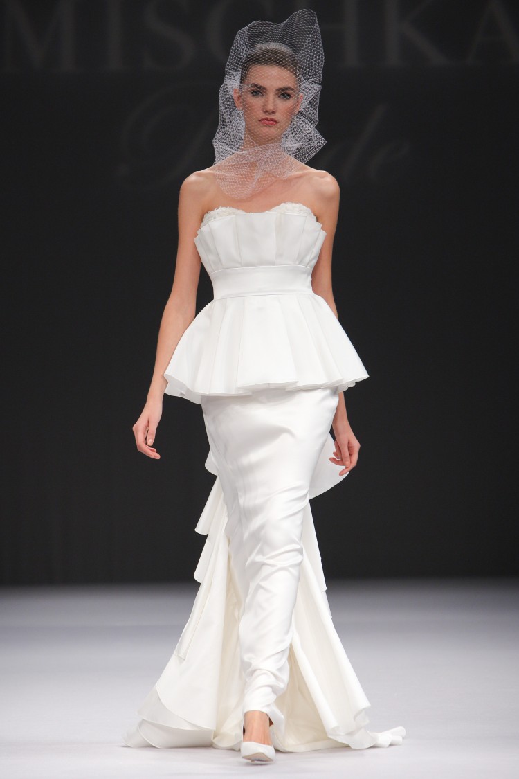 Badgley Mischka Spring 2012 Bridal Wear (JP Yim/Getty Images) Badgley Mischka Spring 2012 Bridal Wear (JP Yim/Getty Images)