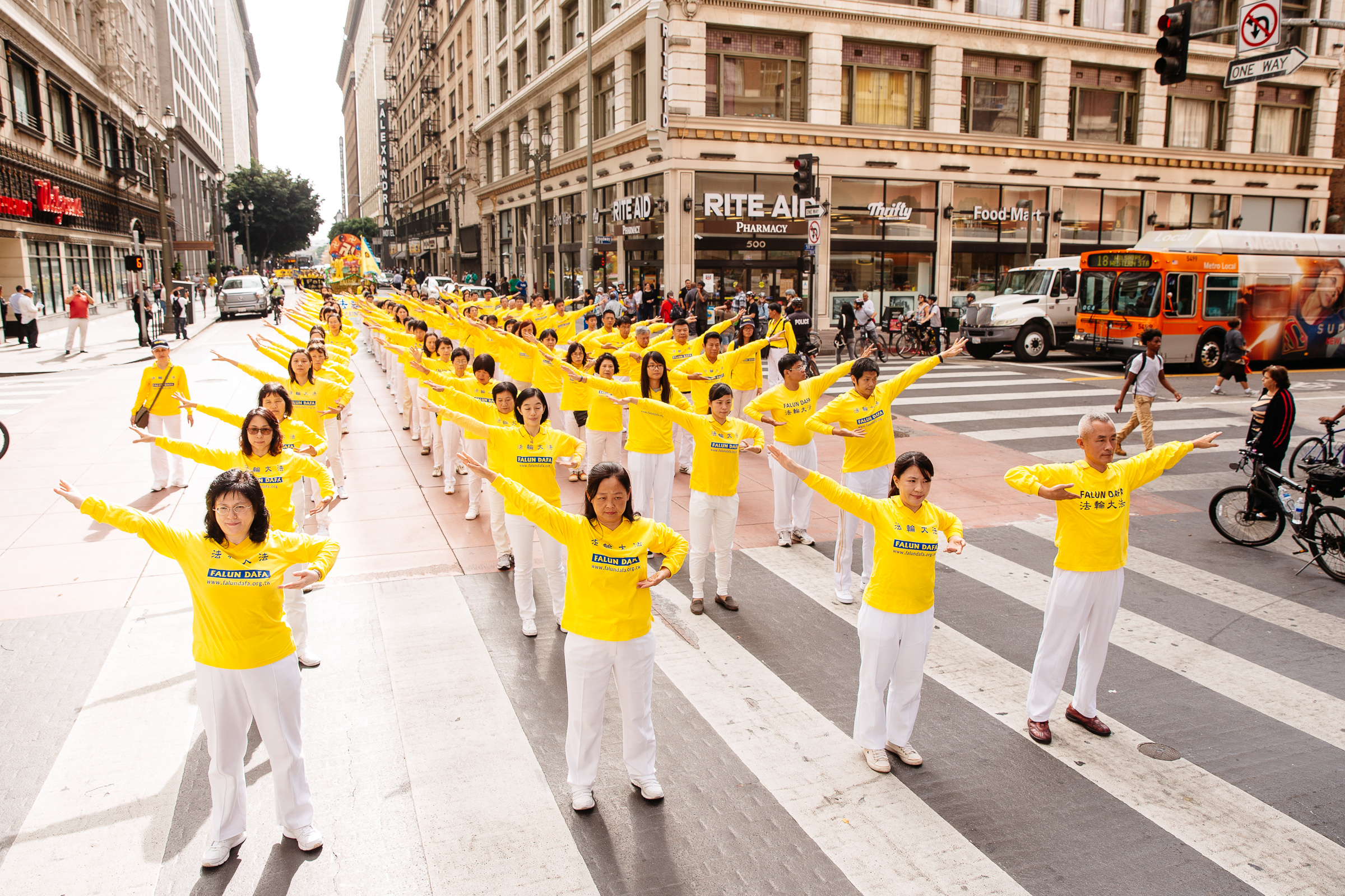 Falun Gong March In Los Angeles Calls Attention To Persecution In China   20151015 Edward Dye 018 