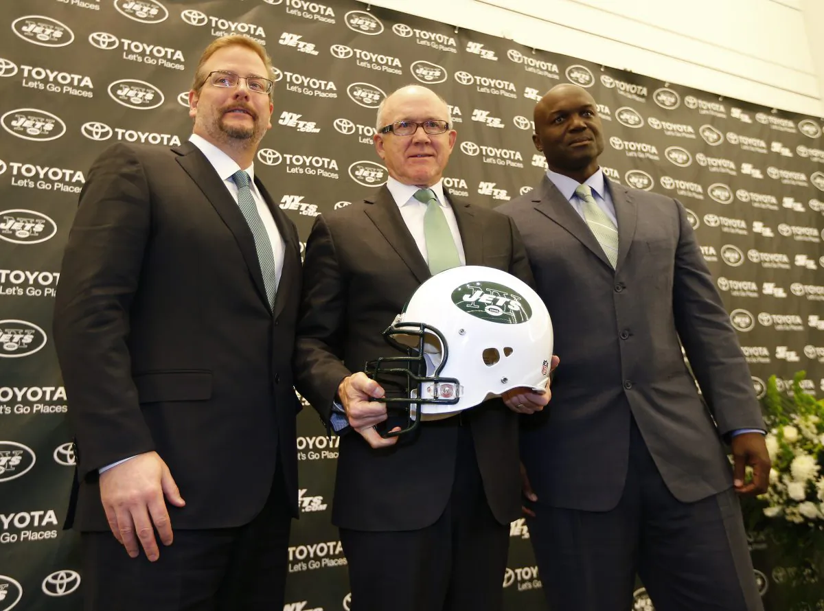 New York Jets Owner Woody Johnson (C) hired new head coach Todd Bowles (R) and GM Mike Maccagnan to team the team around and it's worked thus far. (Rich Schultz /Getty Images)