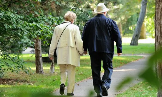 Live Longer, Consume Less: Recipe for Slow Growth