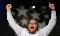 Democratic, GOP Races Tight as Iowa Kicks Off 2016 Voting