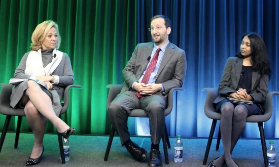 Freedom House Report: Governments Pressure Companies to Delete Online Content