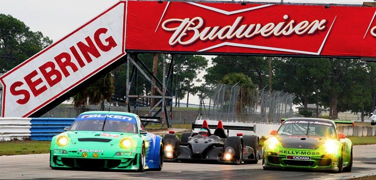 Three classes of cars squeeze under Sebring's Budweiser bridge. (James Fish/The Epoch Times) Three classes of cars squeeze under Sebring's Budweiser bridge. (James Fish/The Epoch Times)