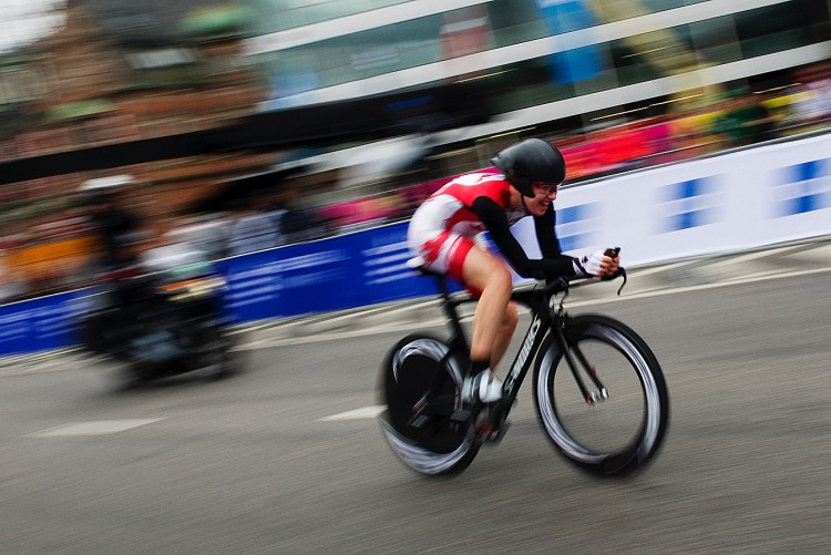 Clara Hughes clearly enjoyed riding the fastest time of the race; she held to lead until the final few riders rolled in. (Jonathan Nackstrand/AFP/Getty Images) Clara Hughes clearly enjoyed riding the fastest time of the race; she held to lead until the final few riders rolled in. (Jonathan Nackstrand/AFP/Getty Images)