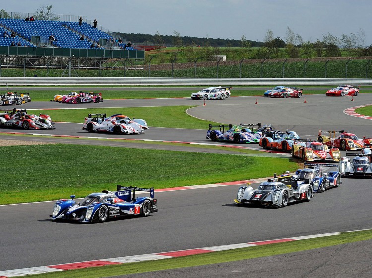 The field lines up for the start. (Peugeot Sport) The field lines up for the start. (Peugeot Sport)