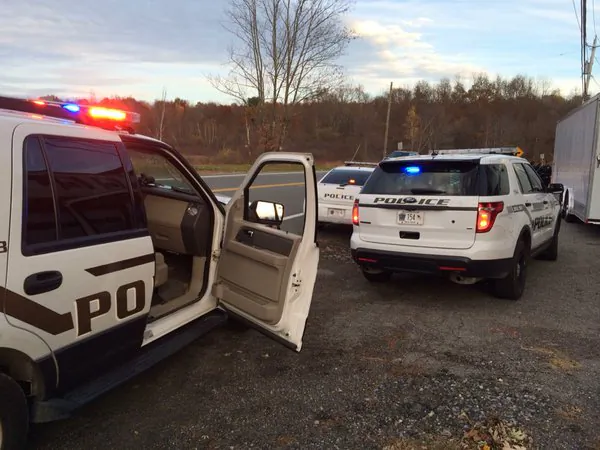 Mount Hope police stop a suspected drunk driver on Mount Hope Road on Halloween, Oct. 31, 2015. (Holly Kellum/The Epoch Times)