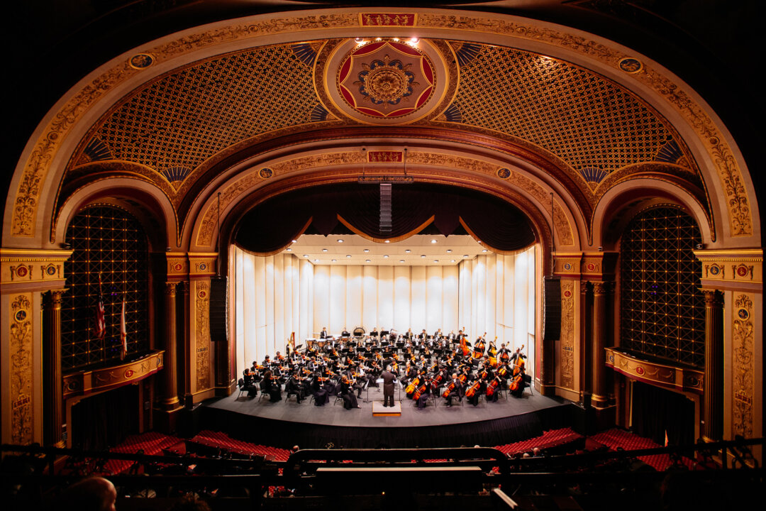 Shen Yun Symphony Orchestra’s concert at Veterans Memorial Auditorium, in Providence, on Saturday, Oct. 31, 2015. (Edward Dye/Epoch Times)