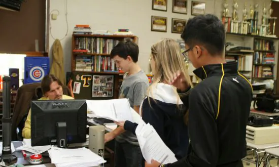 Most States Link Student Learning to Teacher Reviews: Study