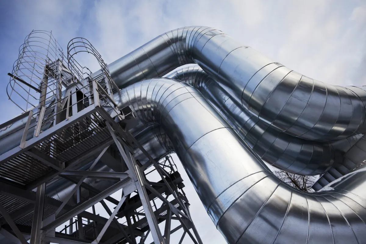 Oil pipelines. (Imantsu/iStock)