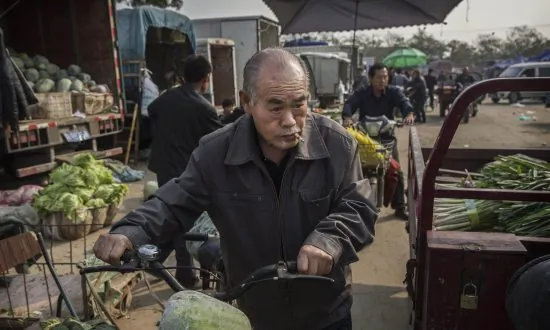 China’s Insolvent State Pension Fund Allows Struggling Firms to Cut Contributions