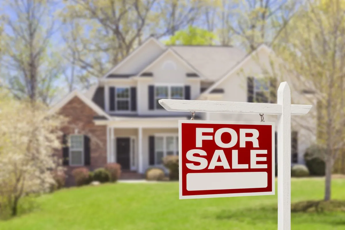 Everything begins with a great deal, whether you're looking for an investment, a property for your business, or simply a home for your family. (Feverpitched/iStock)