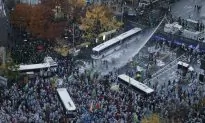 Tens of Thousands March in South Korea Anti-Gov’t Protest