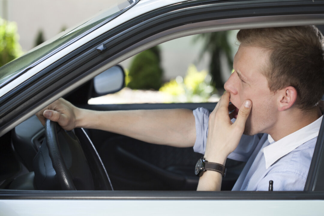 Frequent yawning is one sign that you may be too sleepy to drive. (KatarzynaBialasiewicz/iStock)